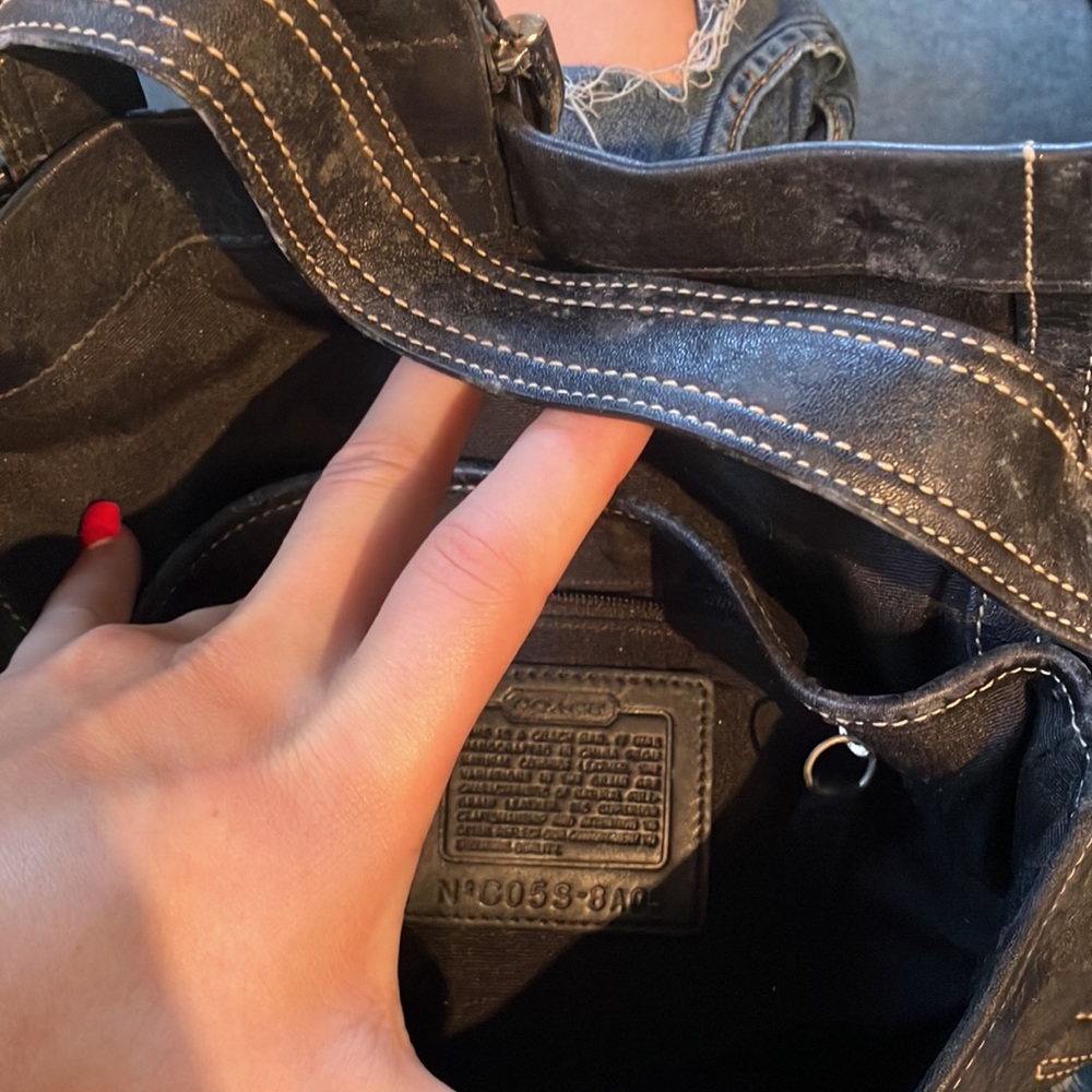 Coach bag! - Picture 4 of 7